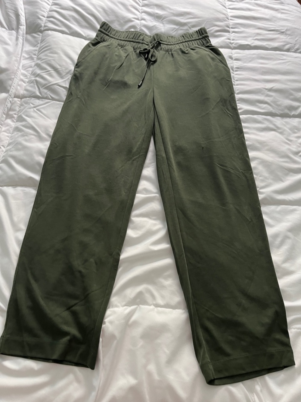 Lou & Grey women’s  Drawstring Olive Joggers